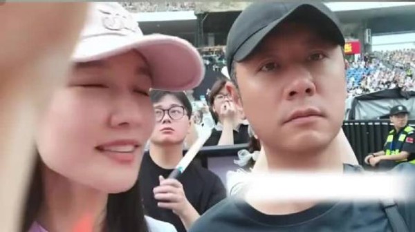 周佑凌卸妆后自夸,柳柳吐槽忘本第一人