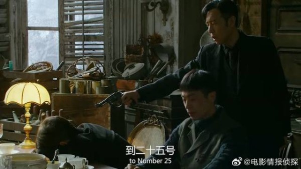 卧底声东击西，一招支走女特务，下秒跟队友安排任务！
