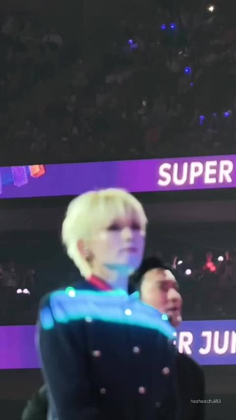 我去 这个金厉旭太可爱了！ Cr:heeheechul83