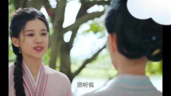姑娘在路边随手摘了个果子，不料竟然发现了天大的商机！