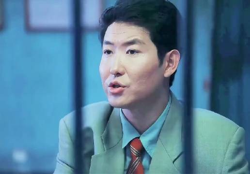 陆则铭：桌子一拍气场全开！