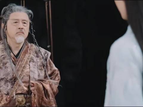 原来从始至终能拿捏他的都是她
