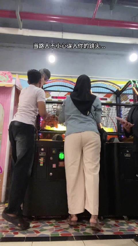 谁懂拉孩子跑过去那一瞬间多好笑