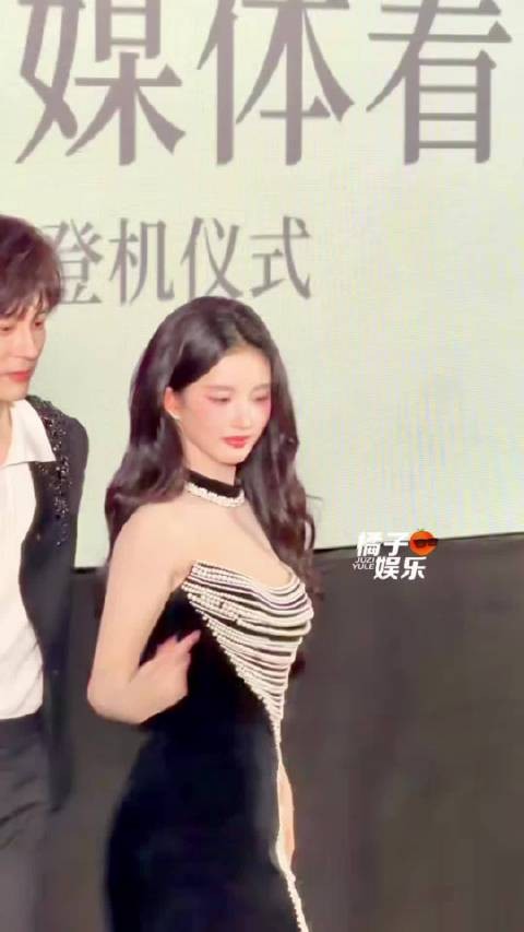 没人能不被刘些宁跳舞的表情蛊到