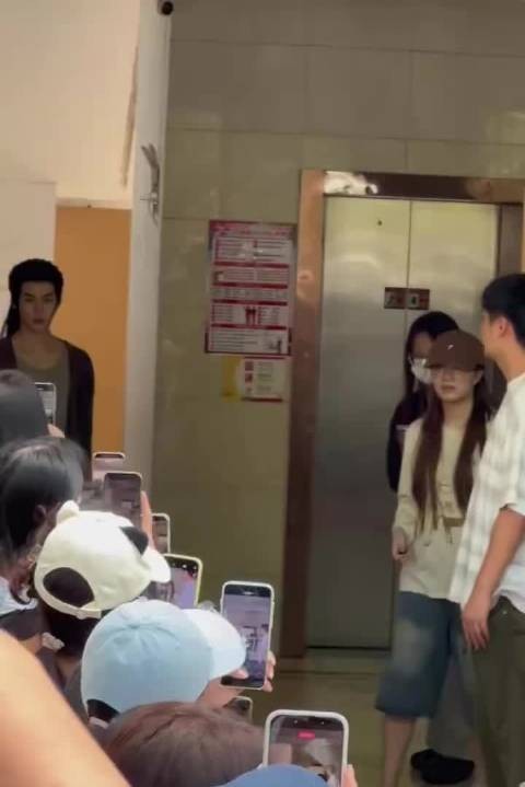 感觉短剧演员只适合短剧滤镜，生图就挺普通人