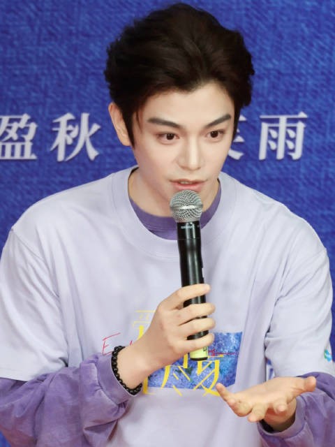 宝贝叽里呱啦说什么呢 只想亲 已经爱上沈言皮了