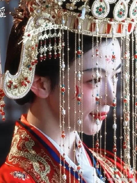 今天我们欢聚在这里,是为了庆祝大宁察闻院主事孟大人,生辰喜乐岁岁无忧!