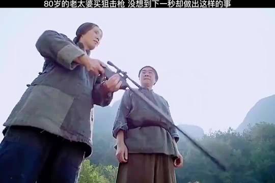 明明近身搏斗是唯一活下来的方法，但是脑瘫导演让他跑