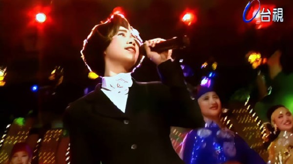 李翊君经典曲目：多情人都把灵魂给了谁！多情人都把灵魂给了谁 音乐现场
