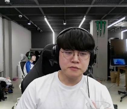 Gumayusi称一月内能吃至两百斤，弹幕回应