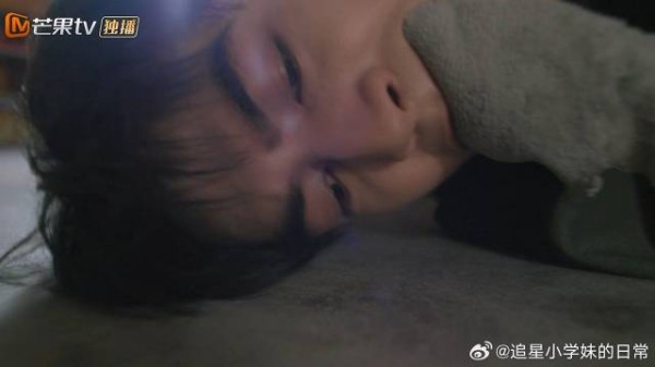 陈异被父亲锁在家里，苗靖和小伙配合，前方太惊险