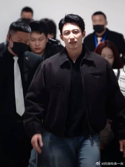 年上绝了，已被帅晕