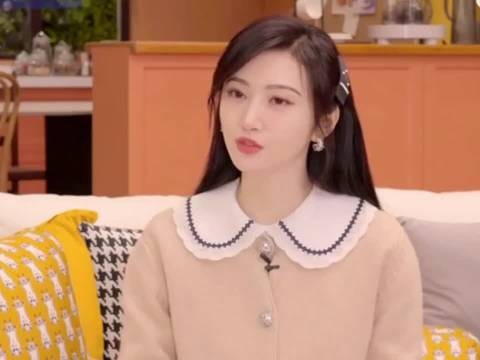 景甜谈爱情观,爱情是最奢侈,最纯粹的,相爱与分手都需要勇气