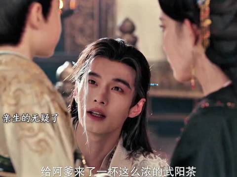 遗传基因太强大 小金鱼比他爹还爱演 !