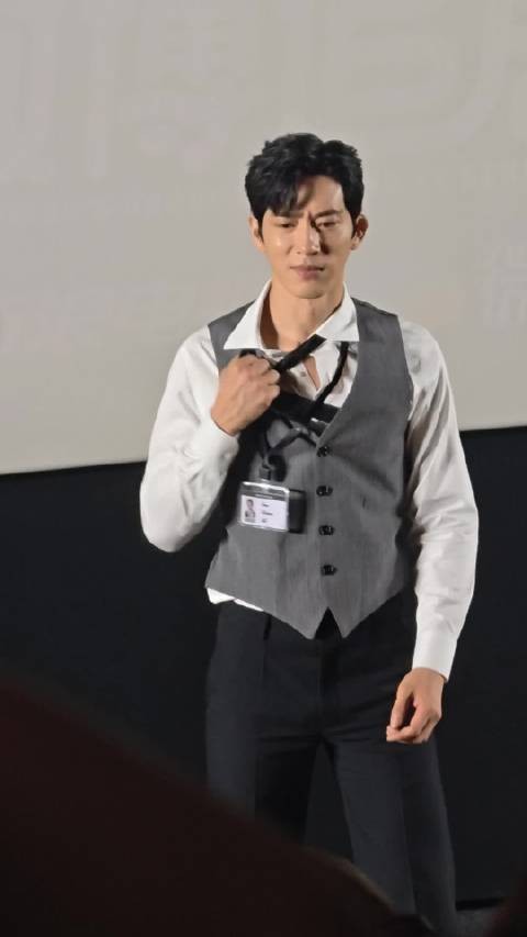 井柏然跳恰恰舞像广播体操，早春晴朗追剧团现场