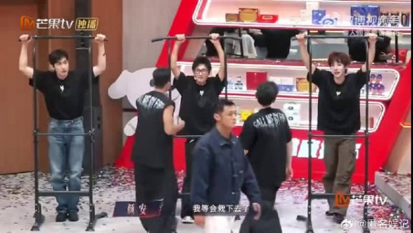 看完单杠比拼属实吃惊，颜安拿下第一，果然认真健身减脂才会有好状态