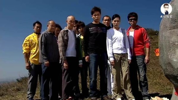 全员摸鱼的警队被拉去海岛团建，竟撞上“猫妖”索命的诡异命案！…