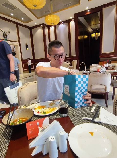 同学们，他最后那个笑是什么意思