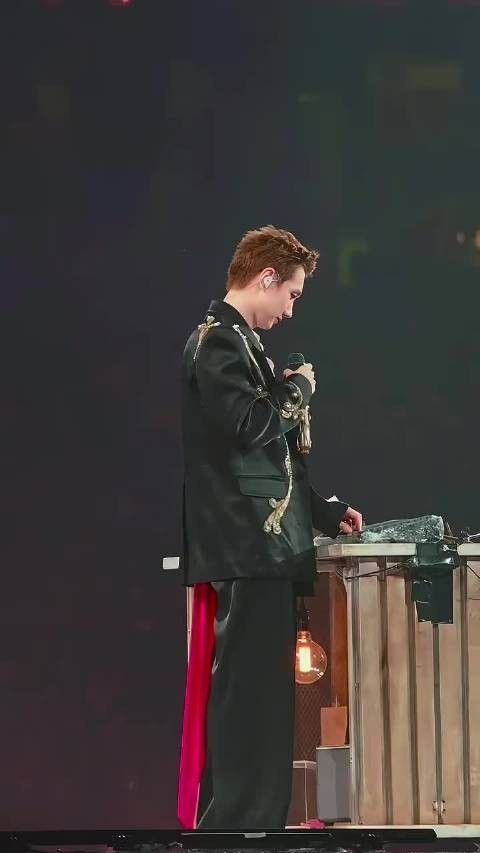 汪苏泷12秒耍帅失败，尴尬自嘲引笑