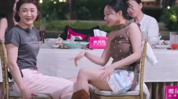 “优秀的黄圣依程潇陈梦比腿力，充分展示体育生和舞蹈生的区别”