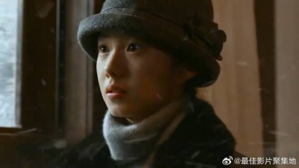 特务盘问姑娘 下秒张译出场英雄救美,简直帅呆了!