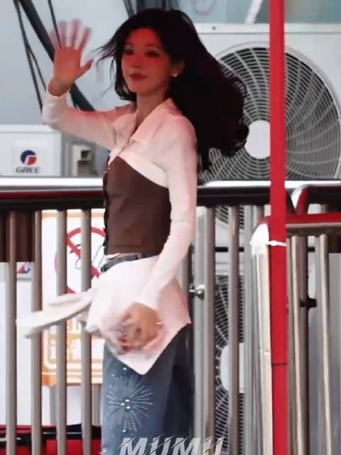 张予曦向颜安道歉,店长压力大