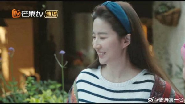 内向美女遇上外向大婶,对方一顿瞎侃,只想打断她