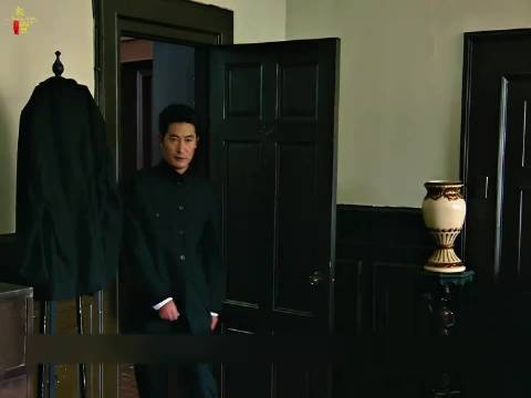 余则成的小心思被师傅识破，他只能选择外出执行任务 潜伏 余则成
