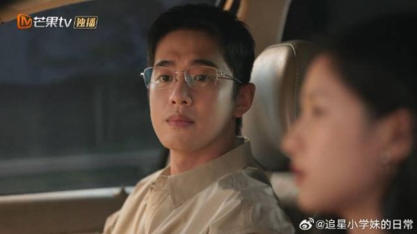 苗靖跟陈异亲亲，情敌吃醋阴阳：我有点嫉妒！