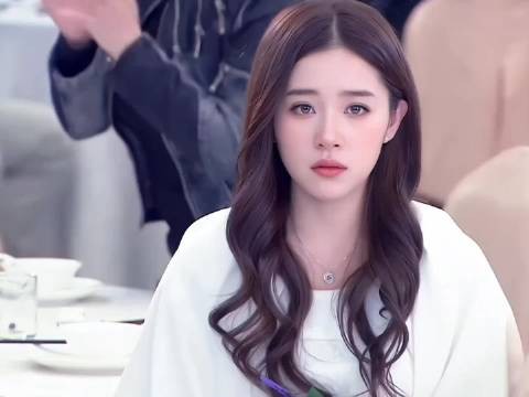 当年看千金归来被阚清子美晕了，满脸胶原蛋白眼睛古铜色楚楚动人