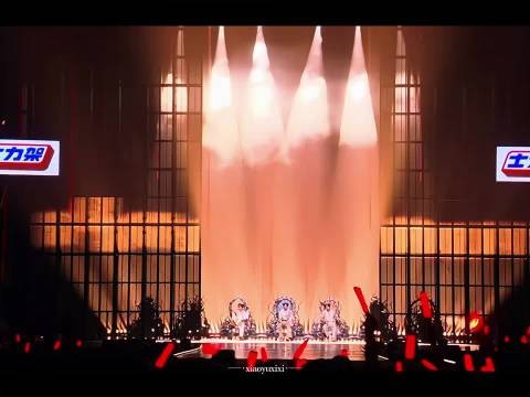 时代少年团刺刀群舞卡点亮相2026青春芒果夜