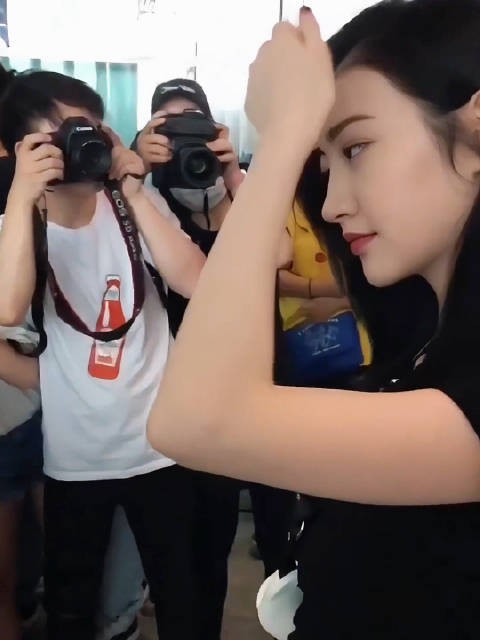景甜为什么在外面办理登机？不走vip通道？