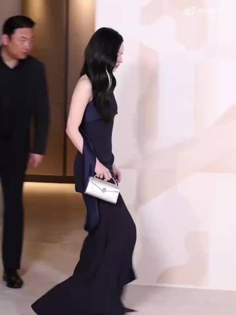 怪不得好多人说金智媛是韩国国花，好美好优雅