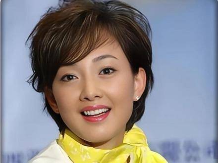 小富婆跋涉千里寻夫，岂料对方身边赫然站着正牌妻子