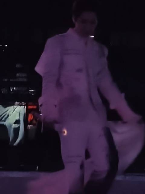 我不行了哈哈哈哈哈哈,汪苏泷兜里的戒指真的好明显啊,一直在闪