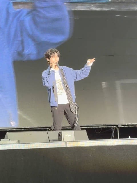 张子墨为自己喜欢的夏天写了首歌 ,“喜欢某个季节可能是那段时间承载了美好的回忆”