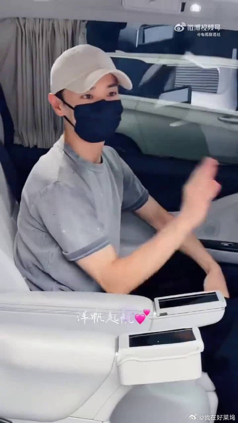 一波波人奔赴长沙，公演蓄势待发，无数舞台悬念等着揭开