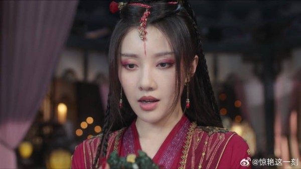 笛飞声为了恢复功力 准备去找观音垂泪,角丽谯做法绝了