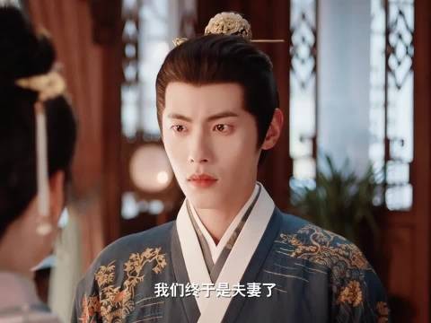在家里转了一圈,发现只能对着雅客发火,结果雅客疯了也不陪他玩了