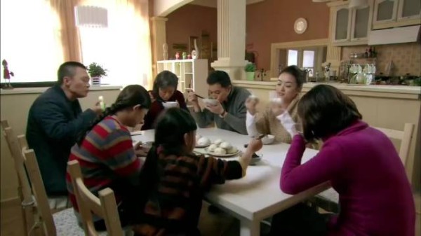 婆婆来了：王大妈信酸儿辣女，儿媳绣花怀孕想吃酸，结局如何