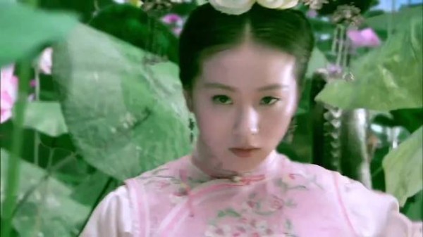 现在重看,这个荷花池太假了吧
