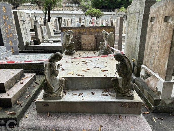 香港传奇影后墓碑疑遭涂鸦破坏，29岁自杀离世，儿子曾捐大批遗物