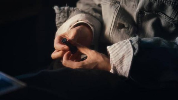 好了好了这下是真熟男 易烊千玺落子无悔 这个看垃圾的眼神我直接逐帧品味