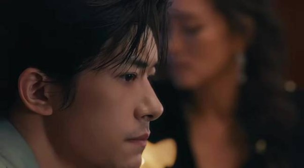 26的千玺竟然拍出了 46的年上熟男感，为什么他和谁在一起都很有cp感