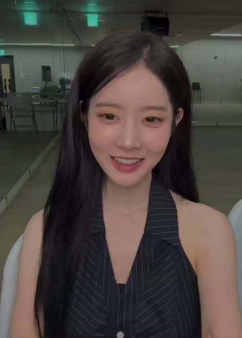 260831 莳恩wvs直播 “Do you think about me”英式腔 luvleeisa24