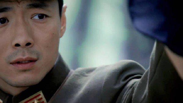 Jason欲摘帽求证郑性别,手却步引遐想