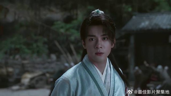 为试探李莲花 方多病故意给他剑，不料李莲花毒性发作