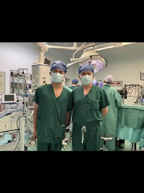 19年前被救男孩和救命医生成同事