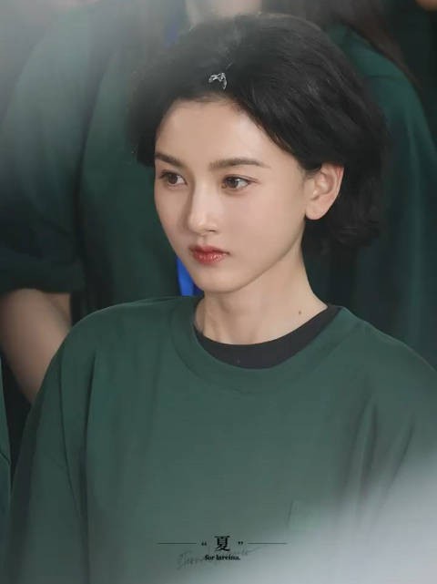 宋祖儿为角色剪短发,新剧开机