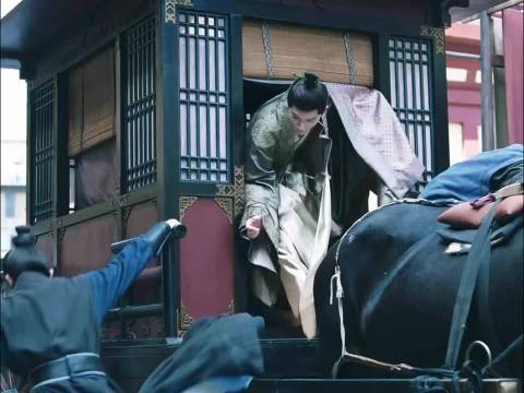 崔行舟失恋后认错人，状态却越来越好